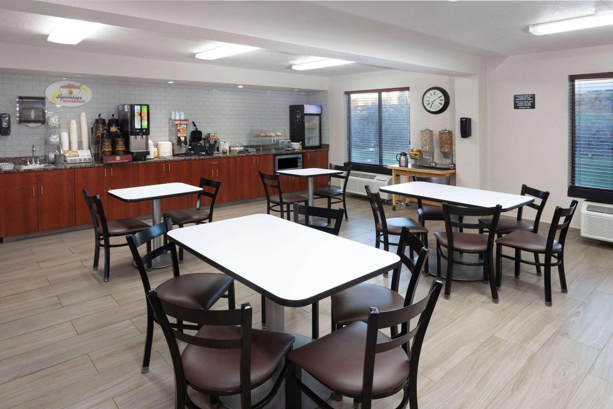 Super 8 By Wyndham Wausau Kültér fotó